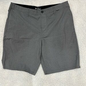 Hurley hybrid shorts patterned 34